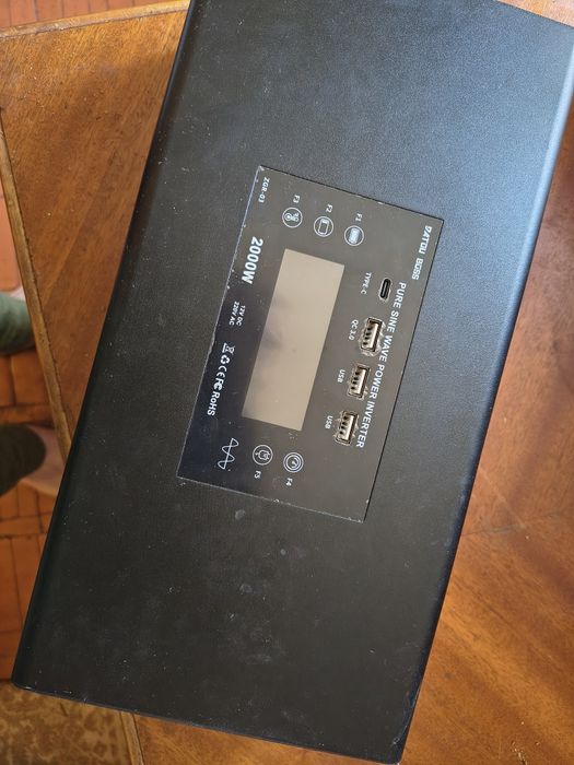 Інвертор Datou Boss  12вольт 2000 номінал