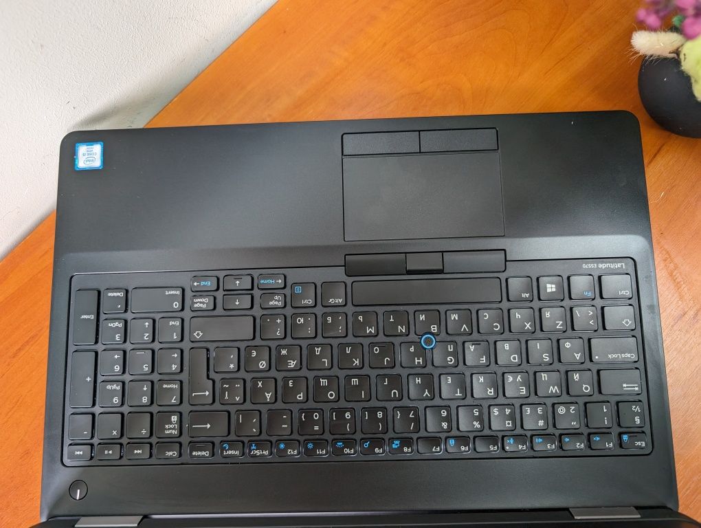 Ноутбук DELL Latitude 5570/15.6/FHD/I5-6/8/128/безкоштовна доставка