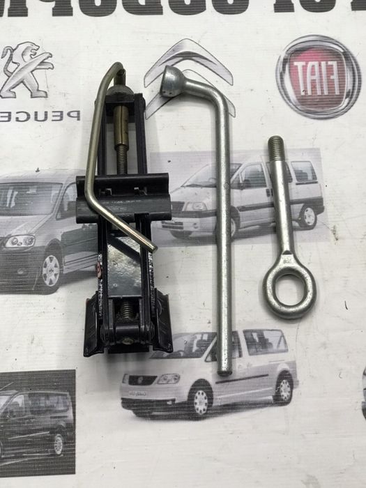 Домкрат, ключ, крючок Fiat Doblo (Фіат Добло)