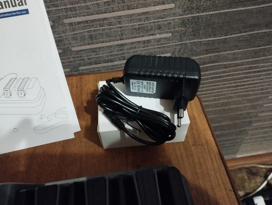 Професійна електро точилка для ножів ножеточка трьохступенева