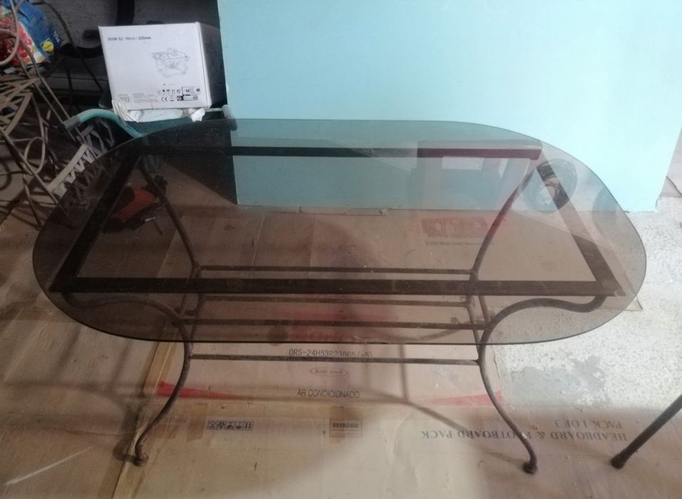 Cadeiras e messa em ferro forjado