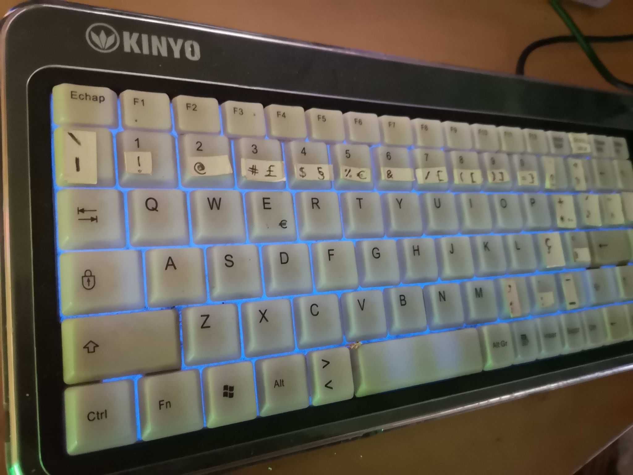 teclado USB kinyo retroiluminado