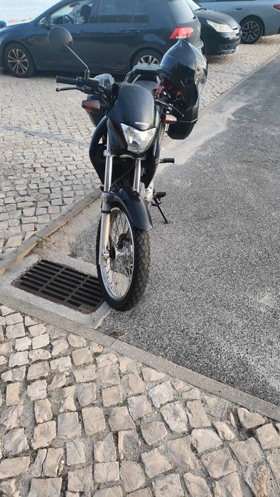 Honda NX 400 - Falcon 2008