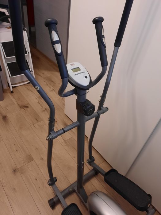 Orbitek BE1670e , wyświetlacz elektroniczny