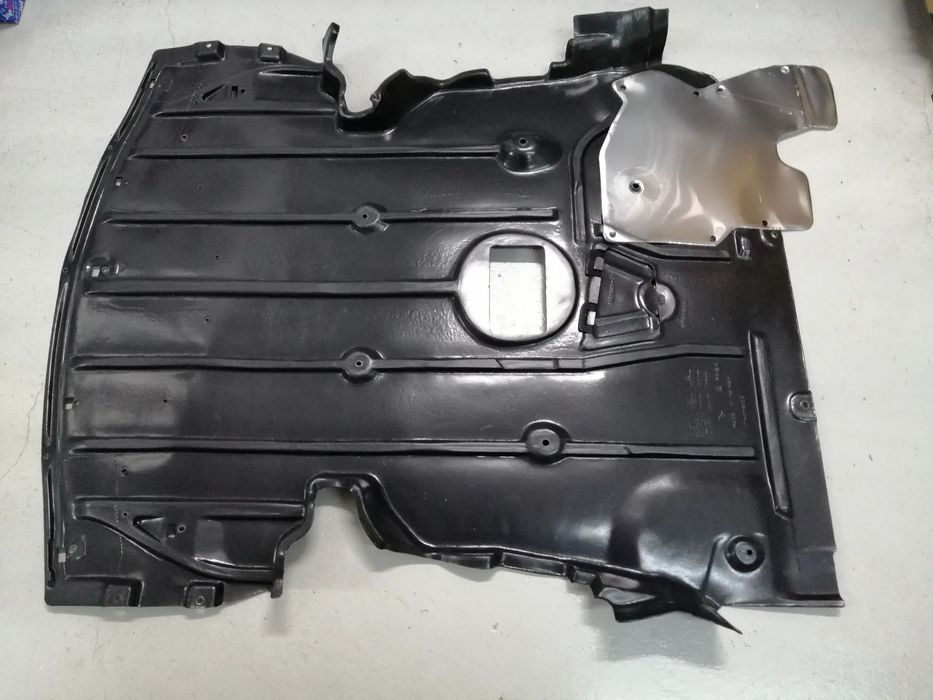 Resguardo / Forra do Motor e caixa Bmw Série 3 E90 e E91 NOVA