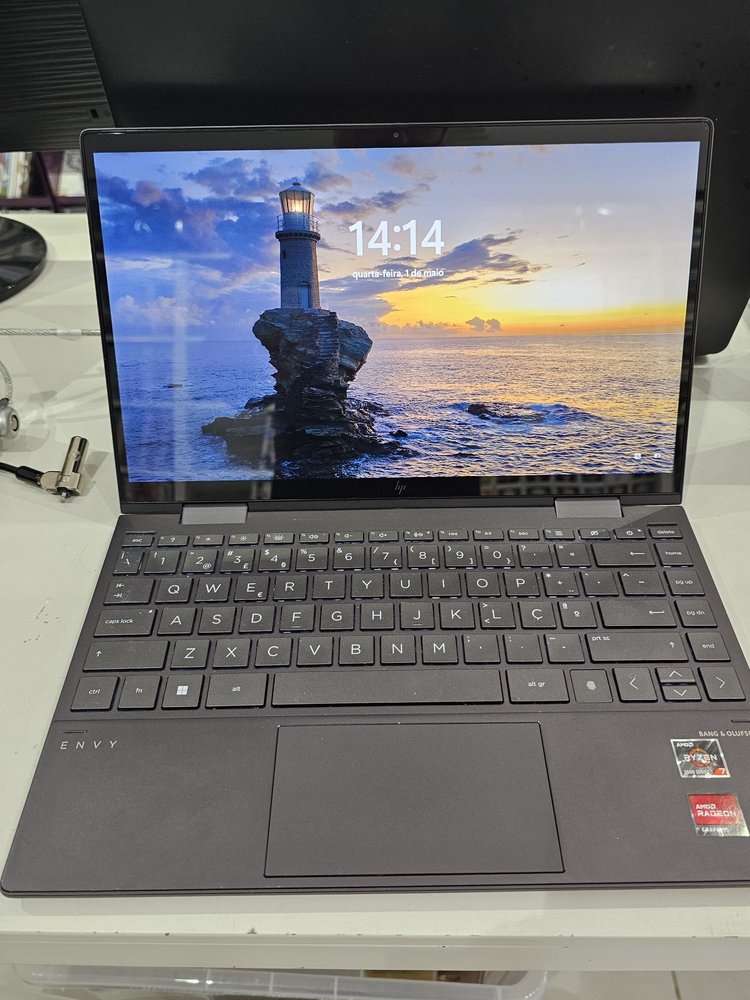 Portátil HP topo de Gama ultrabook Envy ryzen 7 16GB + 1TB SSD NVME