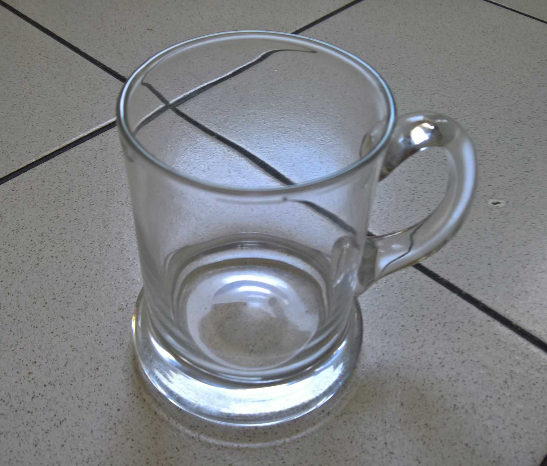 Kufel szklany jak nowy