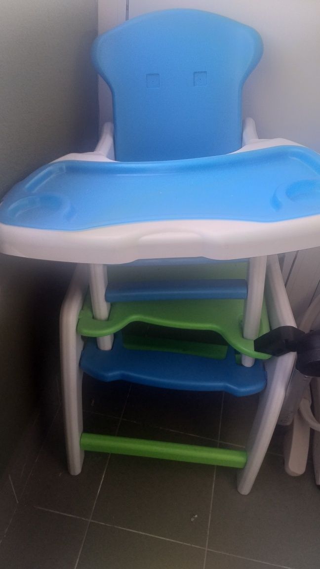 krzeselko do karmienia 3 w 1 i stolik jak nowy