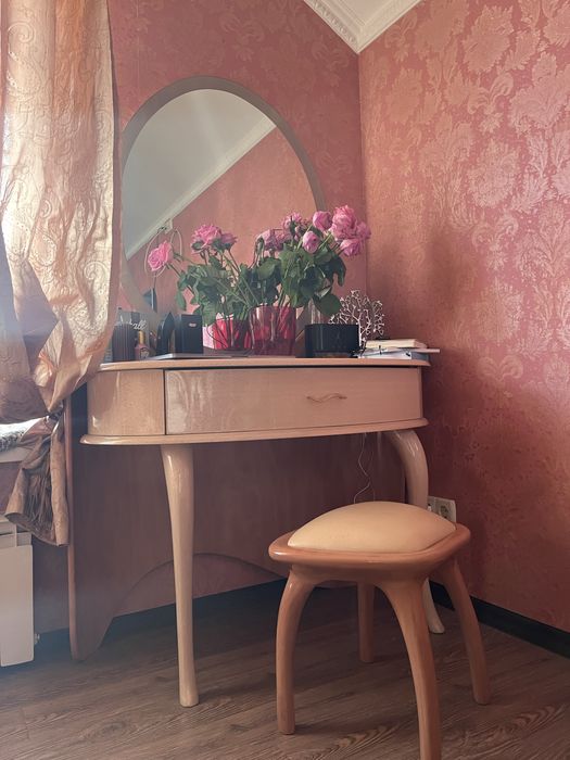 Спальний гарнітур. Спальня. Ліжко.