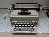 Máquina de escrever Olivetti LINEA 98