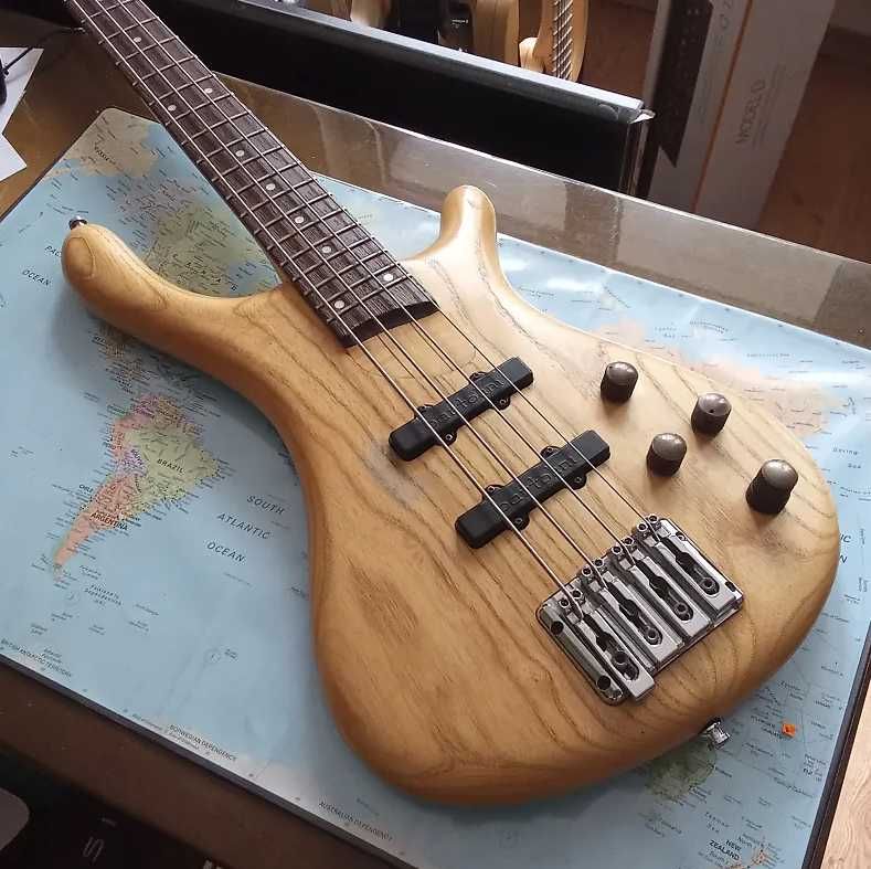Mayones BE4 gitara basowa jesion , bartolini