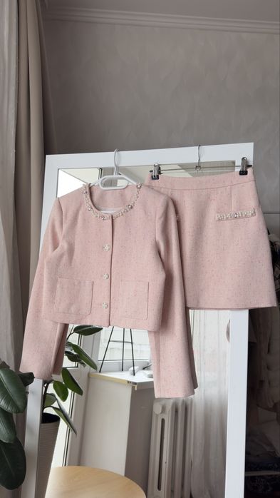 Твідовий костюм , жакет , спідниця