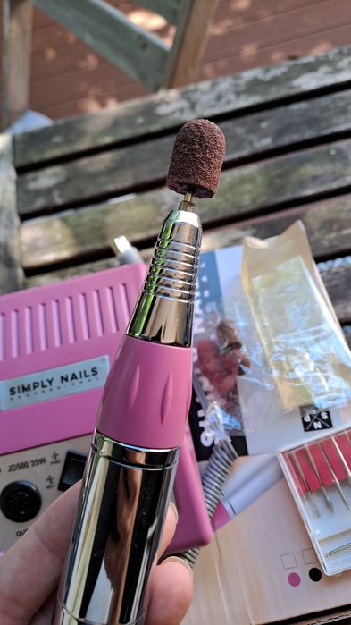 Frezarka urządzenie do stylizacji paznokci