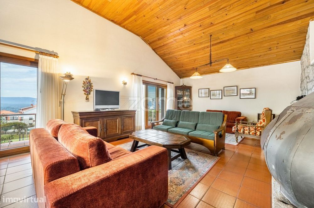 Moradia T4, Chalé de Montanha, lote de 2100 m2,vista rio, V.N.Cerve...