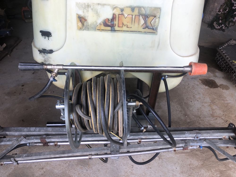 Vendo pulverisador  de 400 litros