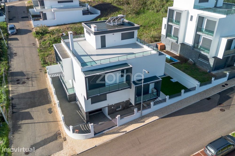 Moradia luxuosa T7 à venda em Famões