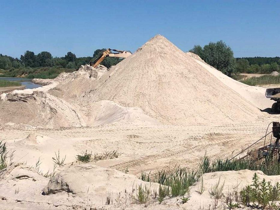 Ziemia ogrodowa, kamienie, piasek