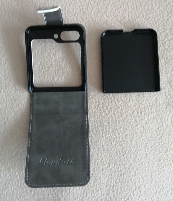 Etui z klapką na magnes do Samsung Z Flip 5 motyw złoty kwiat