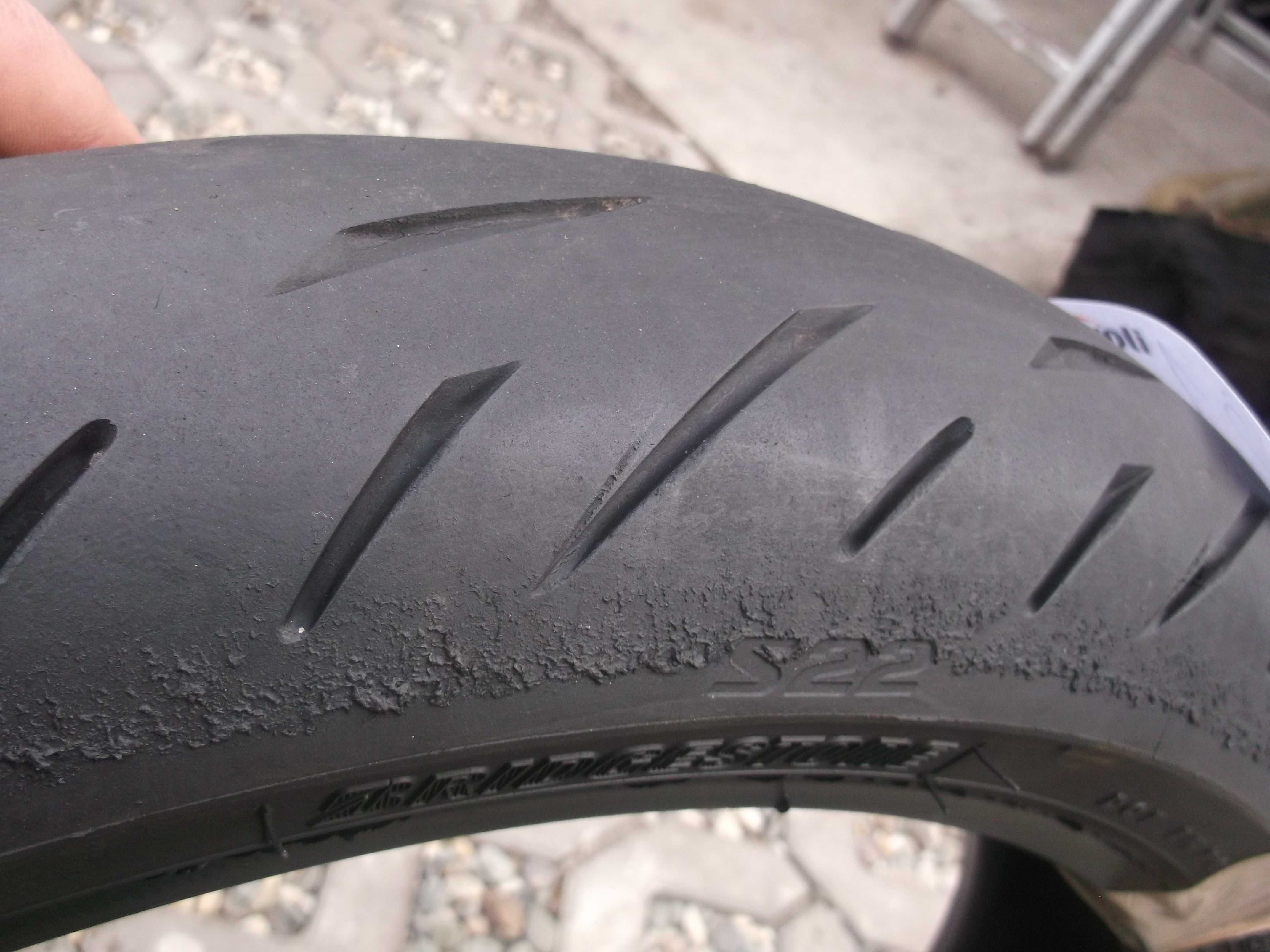 opona 120/70ZR17 Bridgestone Battlax Hypersport S22F dot2620 2,4mm