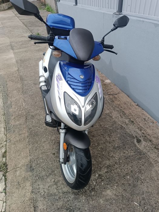 Scooter jonway 125cc  com 8500km