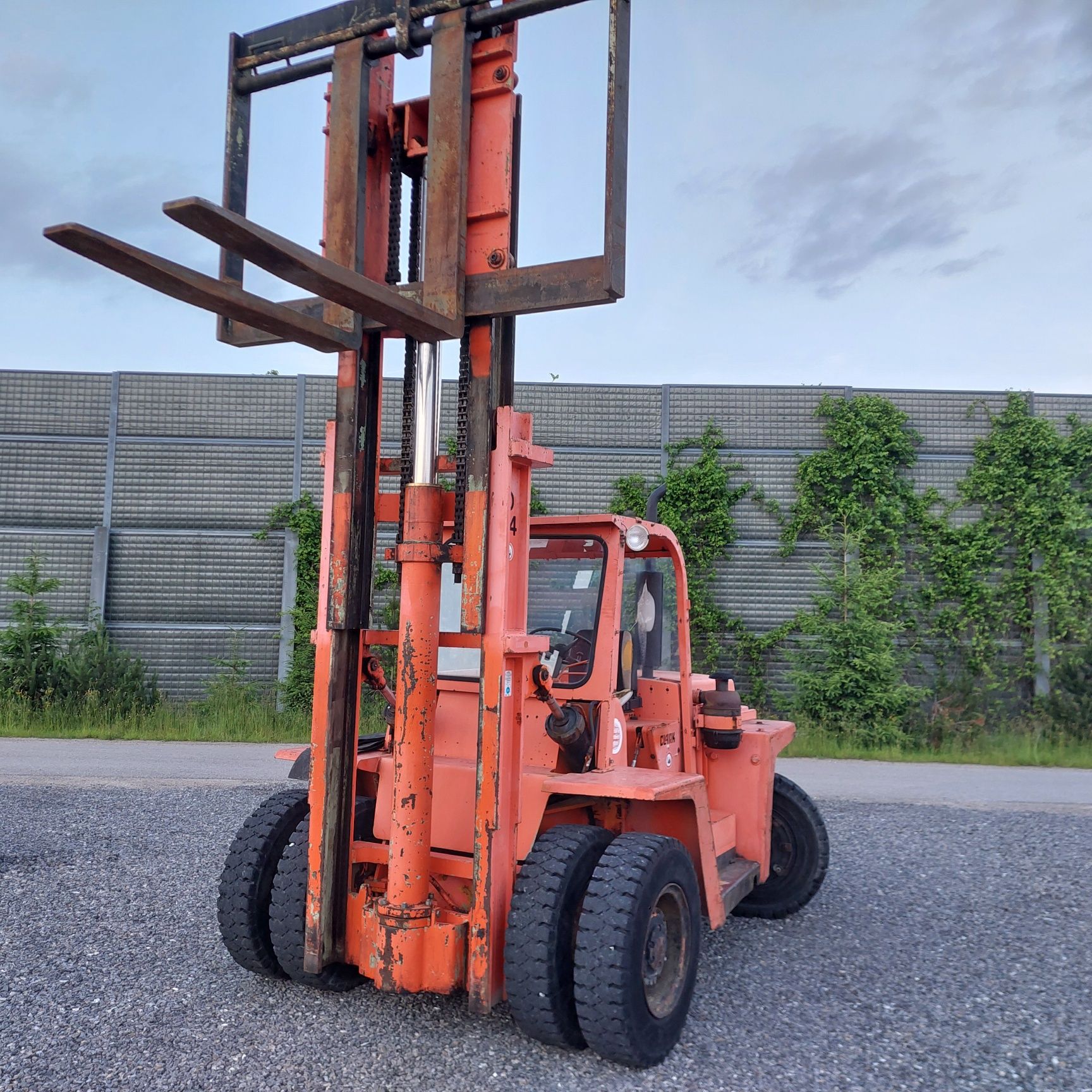 Wózek widłowy Clark 12 ton