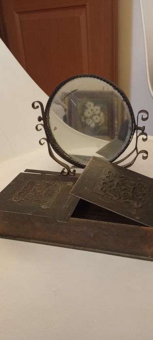 Piękna stara kasetka na biżuterię z lusterkiem