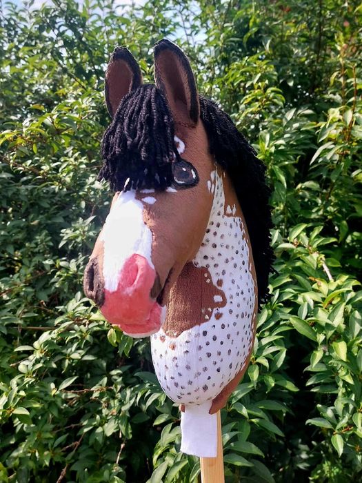 Brązowy Hobby Horse