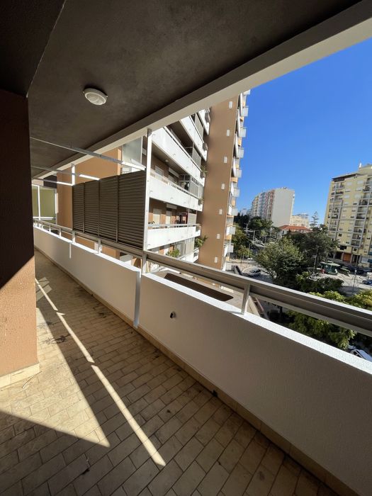 T3 arrendamento edificio tridente Faro