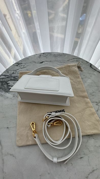 JACQUEMUS Сумка Le Bambino белый