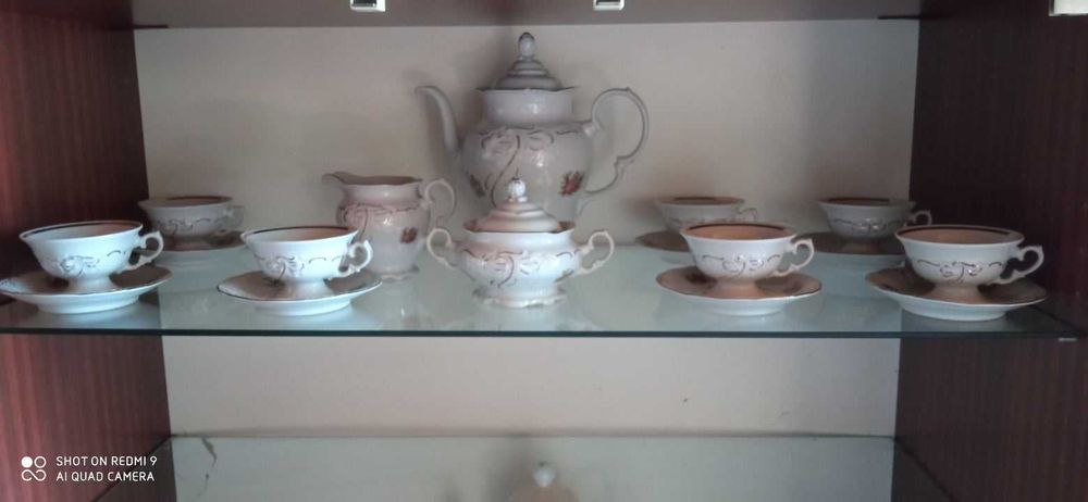 Zestaw porcelany Wałbrzych widoczny na zdjęciu