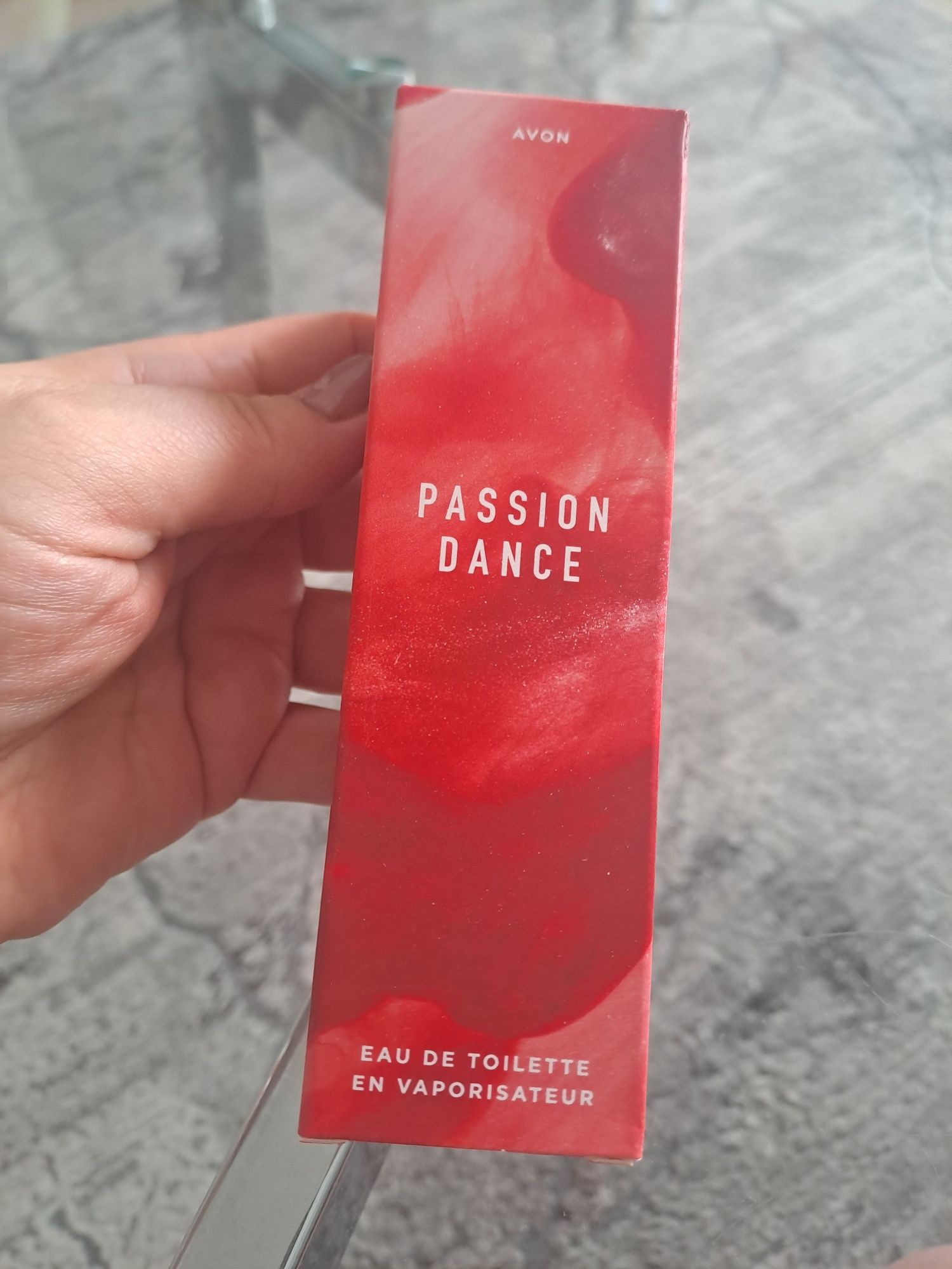 Woda toaletowa Passion Dance AVON 50 ml Narcyz Róża Grejfrut Drz. sand
