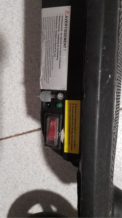 Trotinete elétrica Flyblade — em ótimo estado (com carregador)