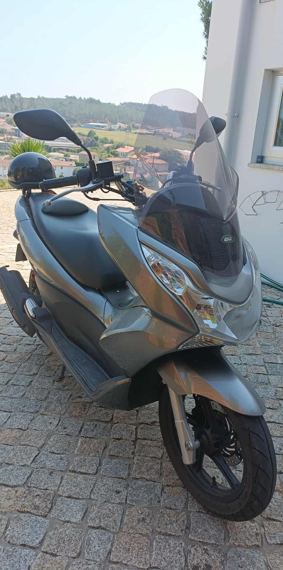 Moto honda pcx 2011
