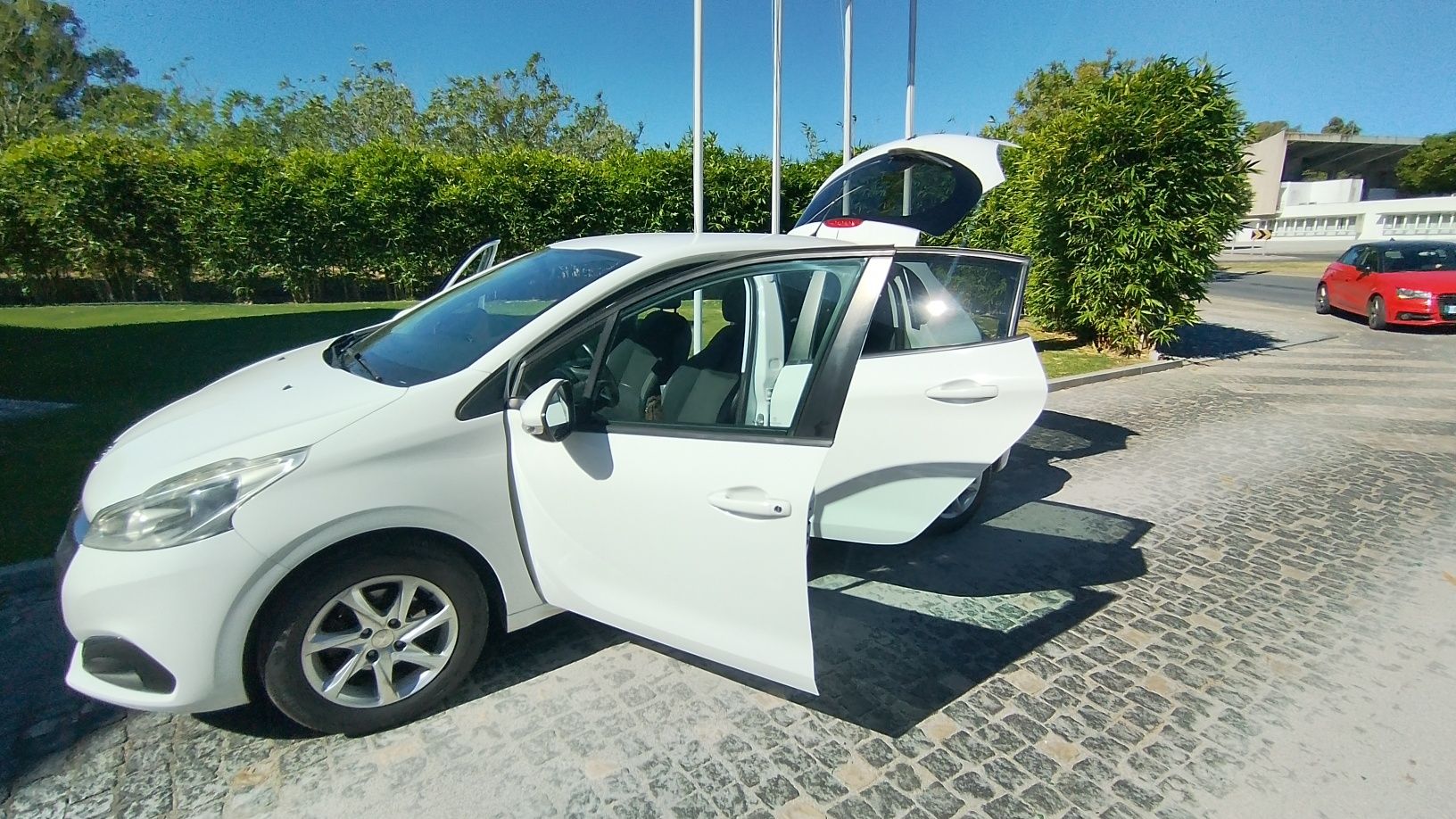 Peugeot 208  Bonito