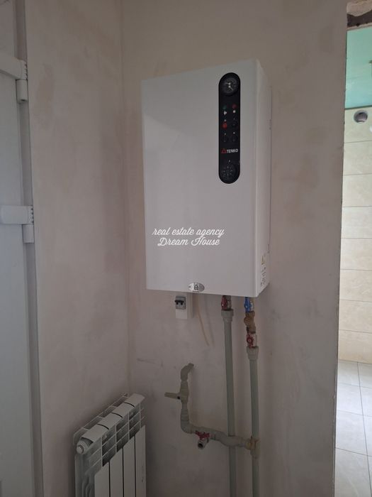 1 кімнатна 50,3 м  у центрі с. Щасливе 8 км від Києва