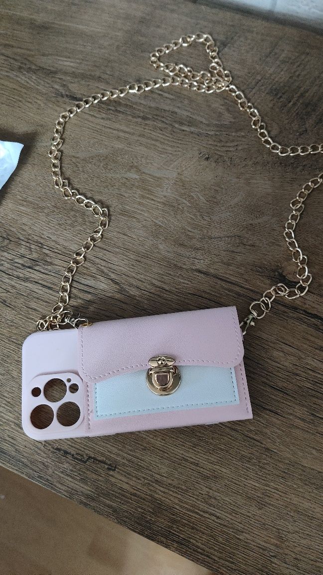 Nowe śliczne etui do iPhone 13 pro z odpinanym łańcuszkiem .