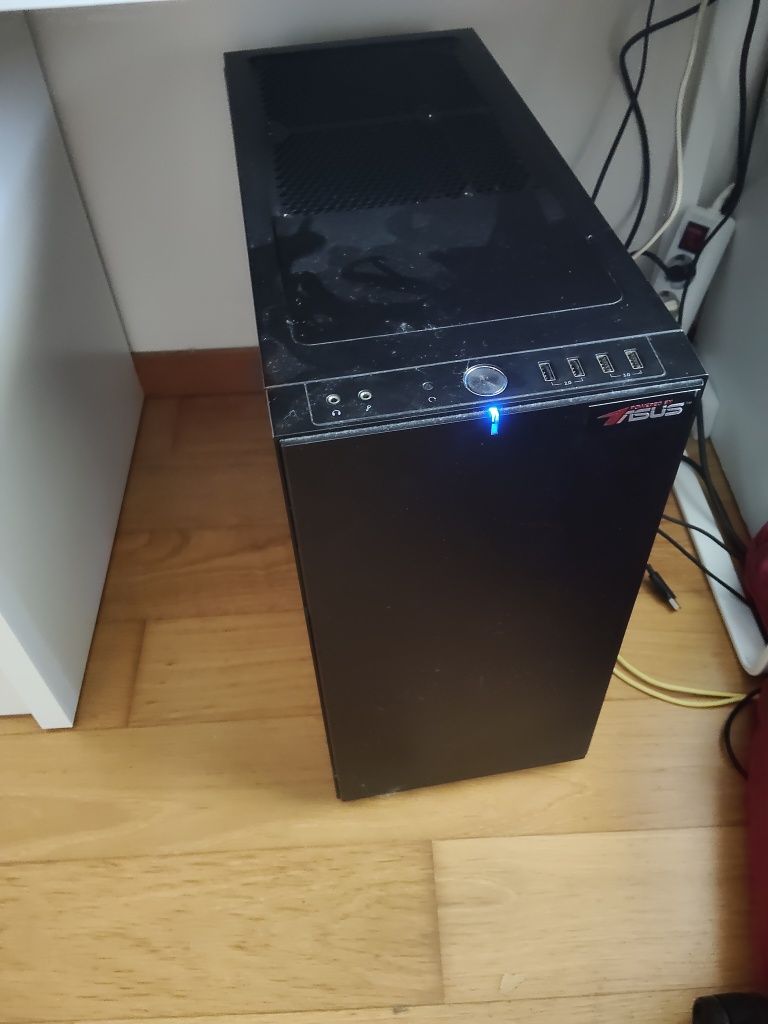 Torre gaming usada