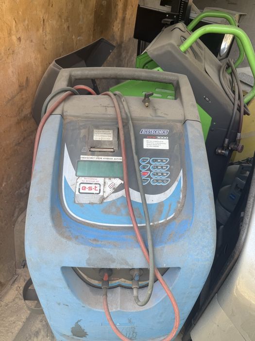 Заправочна станція для кондеціонеріа