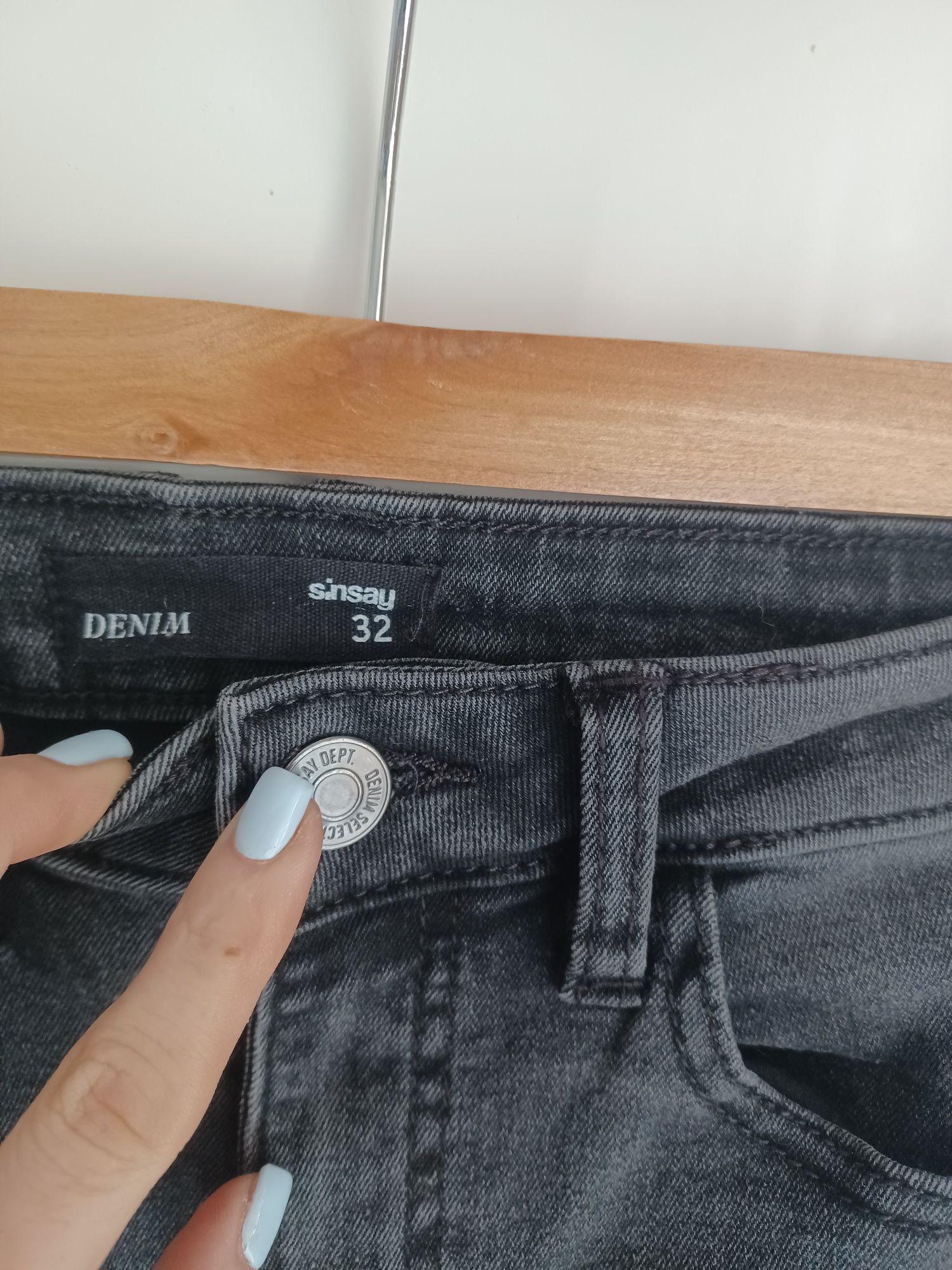Spodnie damskie czarne Sinsay jeansy