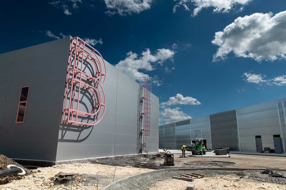 Новий склад 654 м² в ЛЦ PERETYN (поряд з митницею) у Львові