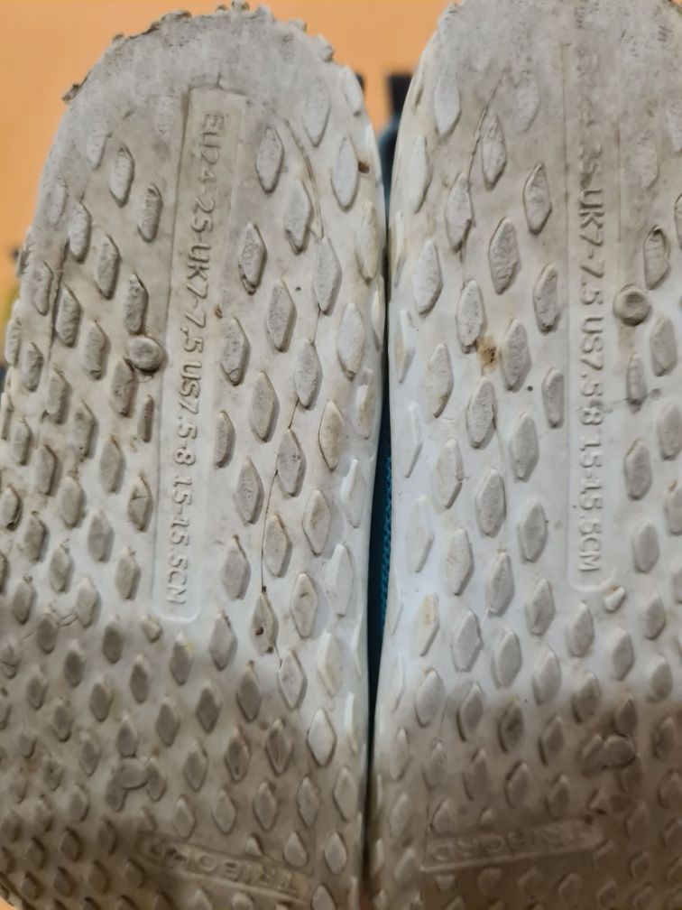 Sapatilhas decathlon - tam 20 ao 24/25