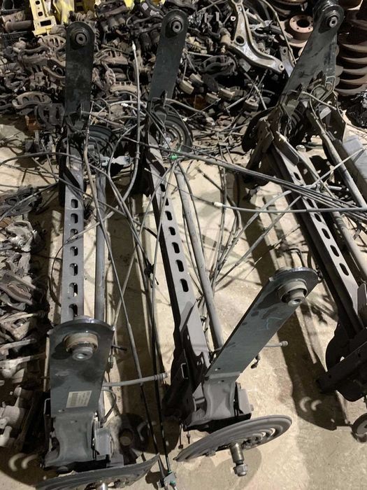 Балка задня Віваро Трафік 2,3,4 Renault Traffic, Opel Vivaro