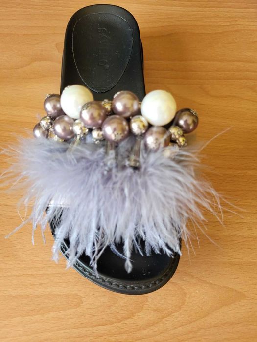 Шльопанці турецького виробництва