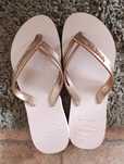 Vendo havaianas novas