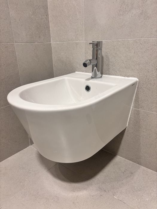 Bidé sanindusa suspenso com torneira (Novo)