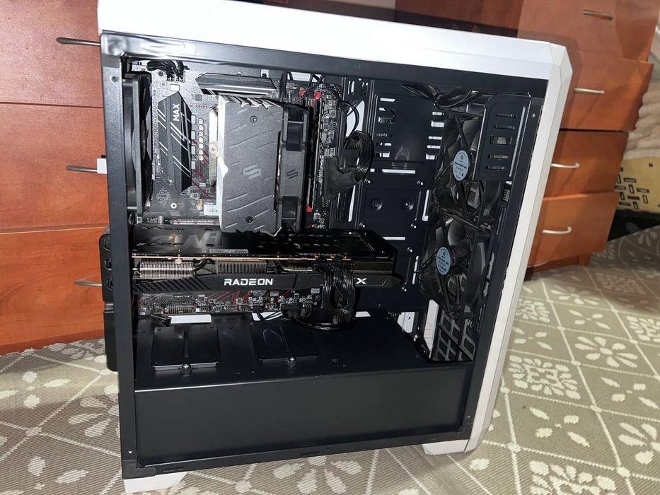Komputer gamingowy Ryzen 7 5700x RX 6700 16gb