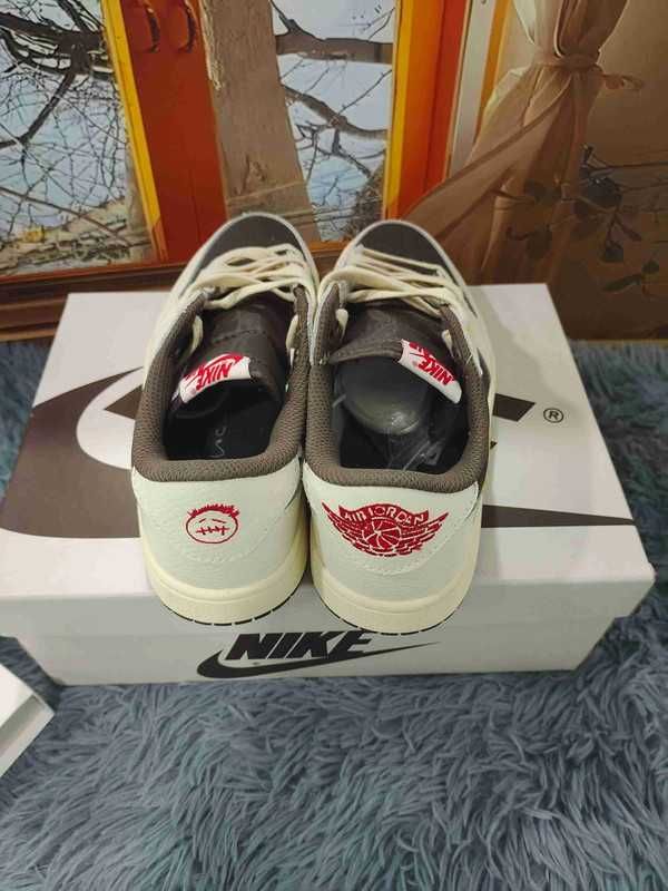 Jordan 1 Retro Low OG SP Travis Scott Reverse Mocha  R.39
