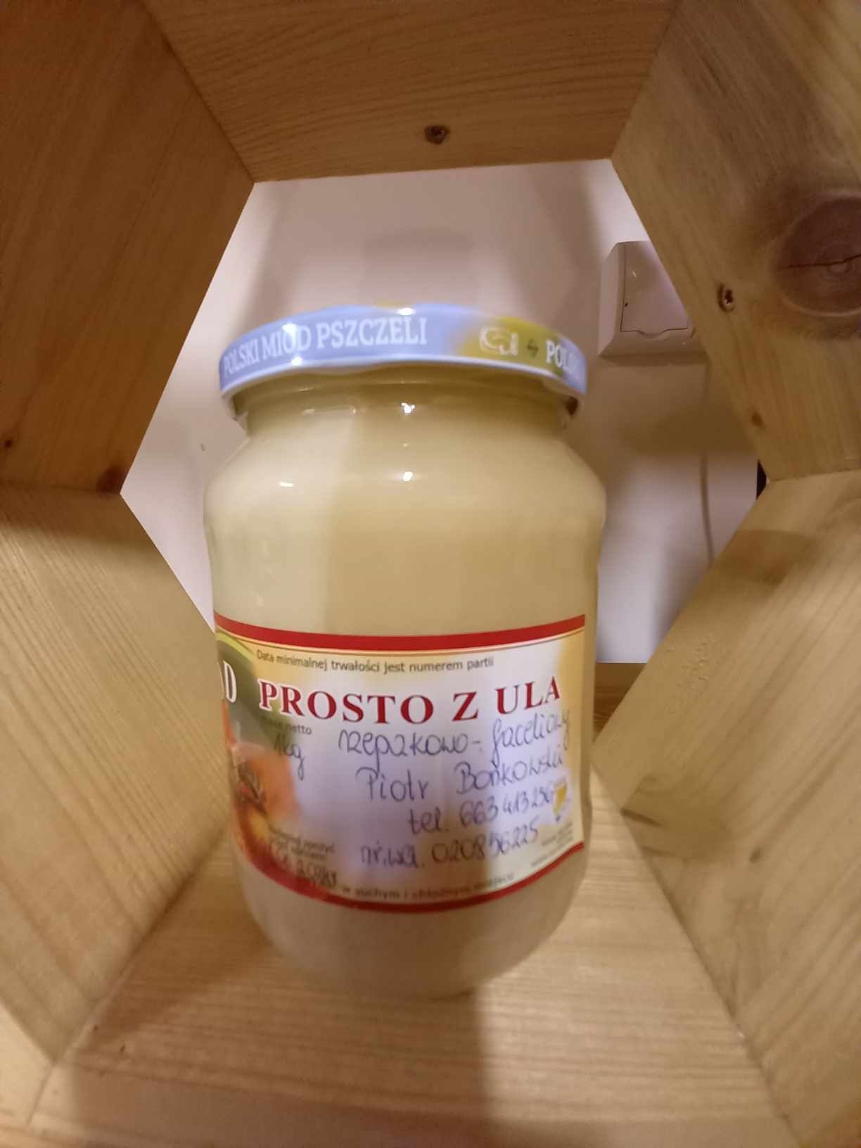 Świeży Miód prosto z pasieki