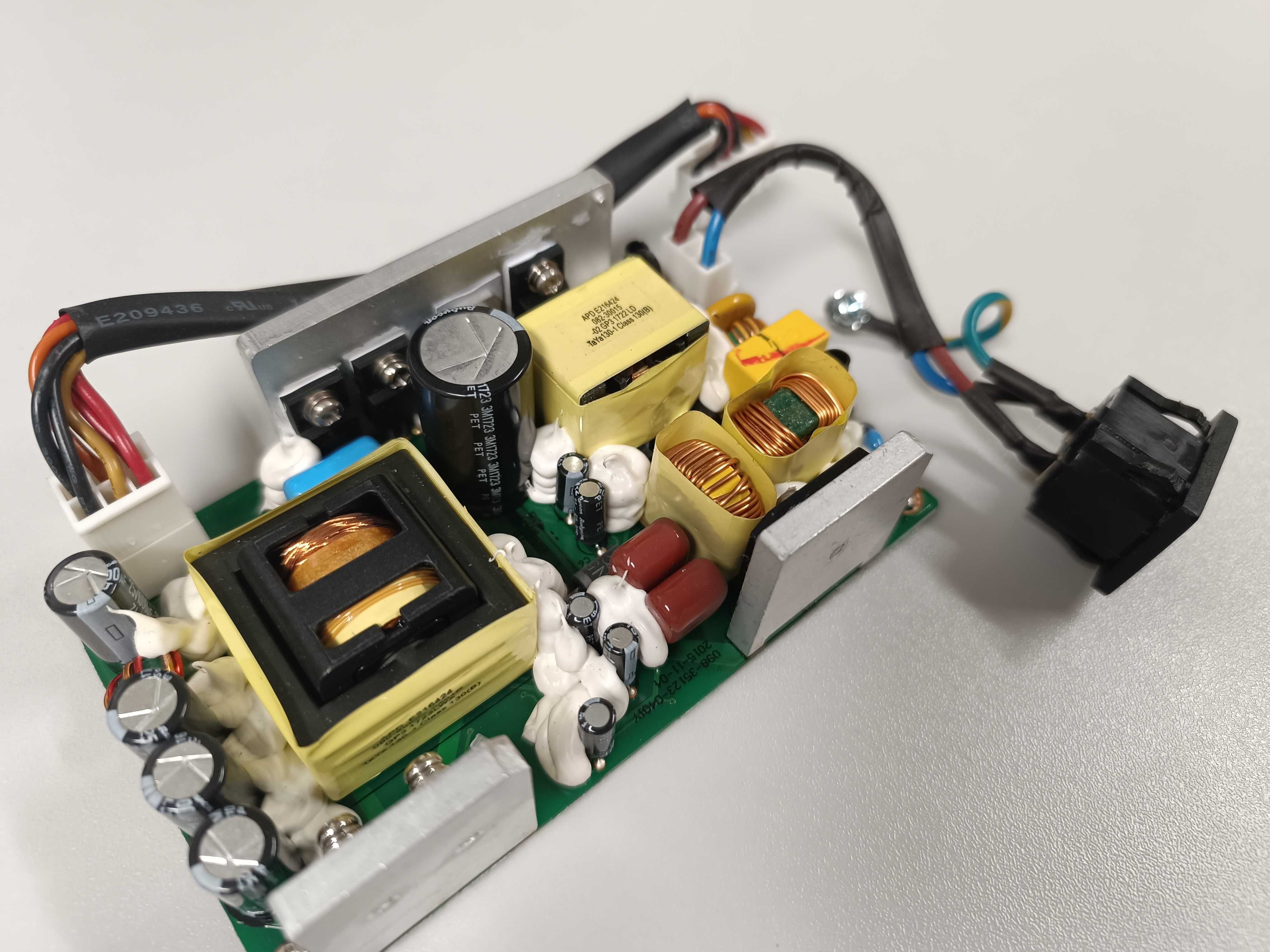 Блок живлення 12v, 12,5A. Потужний APD