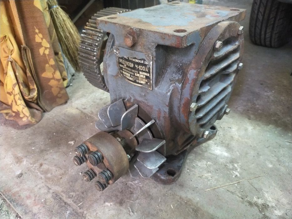Редуктор Ч-100А (31-1) полумуфта, шкив подъемника